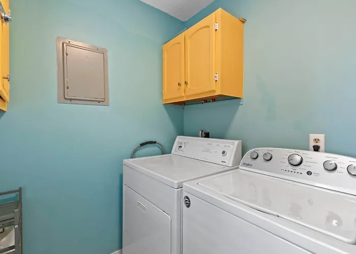 Holiday home Spacious 2br With Pool Across From The *